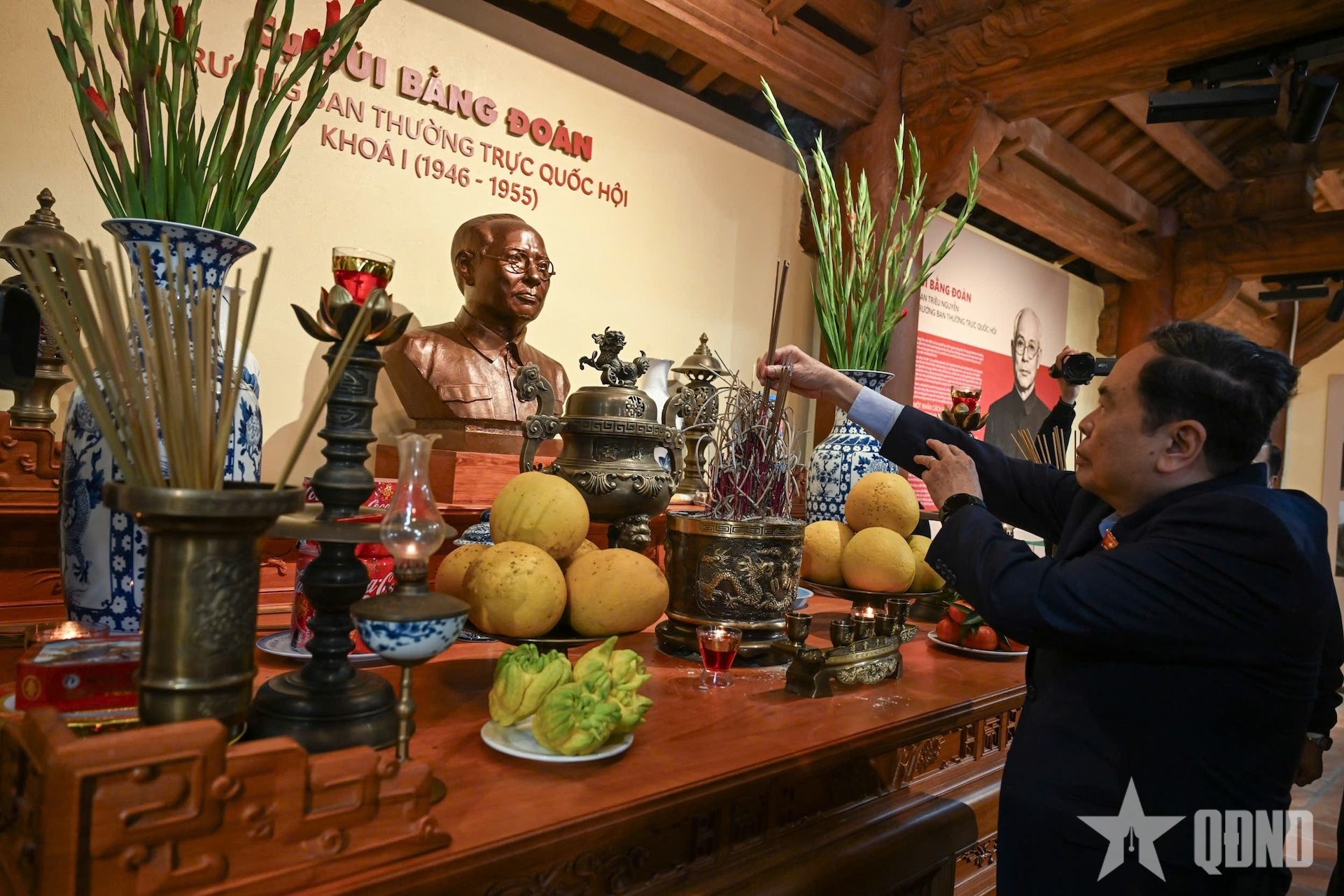 Chủ tịch Quốc hội Trần Thanh Mẫn thăm, tri ân các đồng chí nguyên lãnh đạo Đảng, Nhà nước